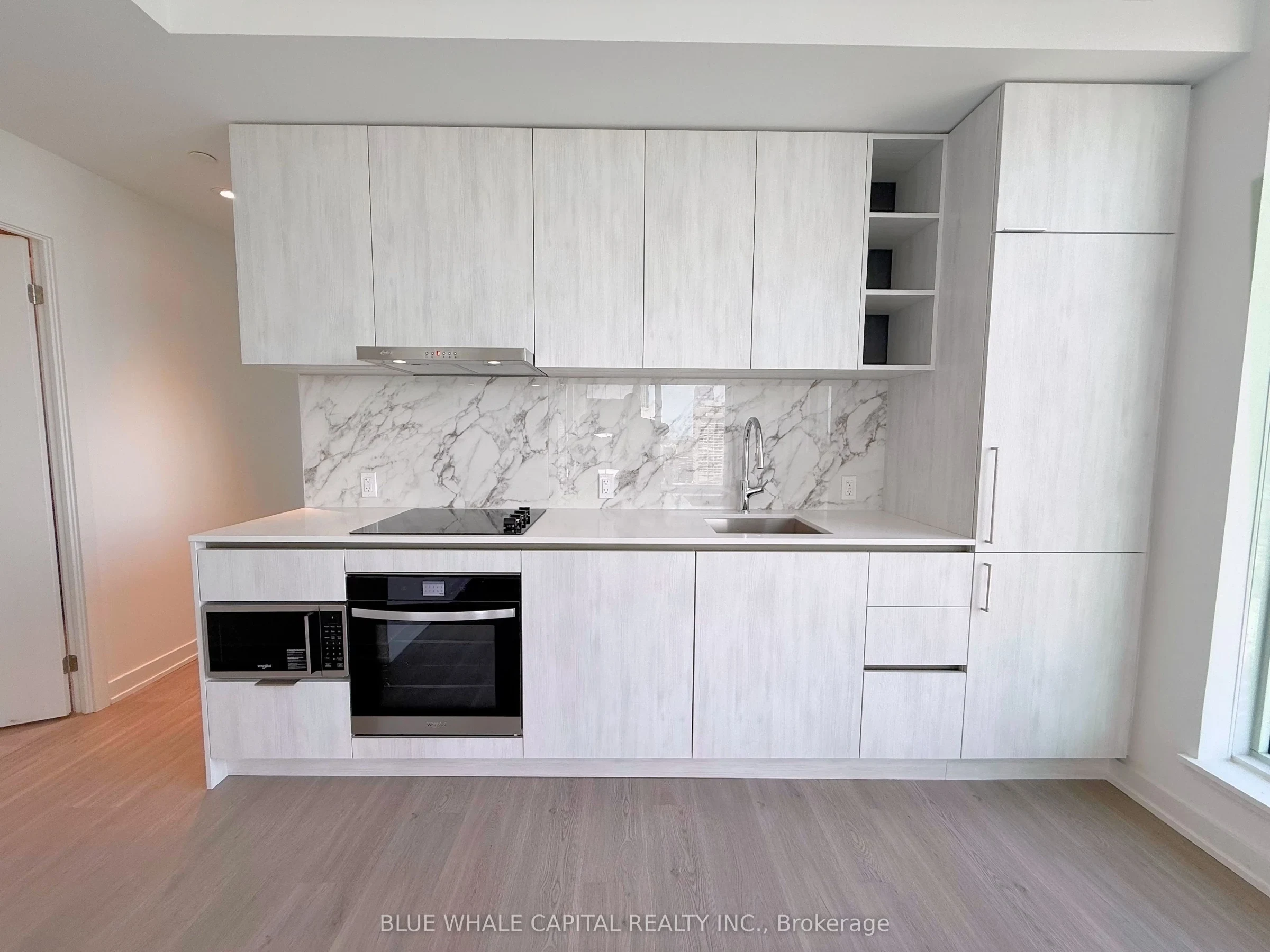 Unit 5203 – 8 Wellesley Street W, photo 4