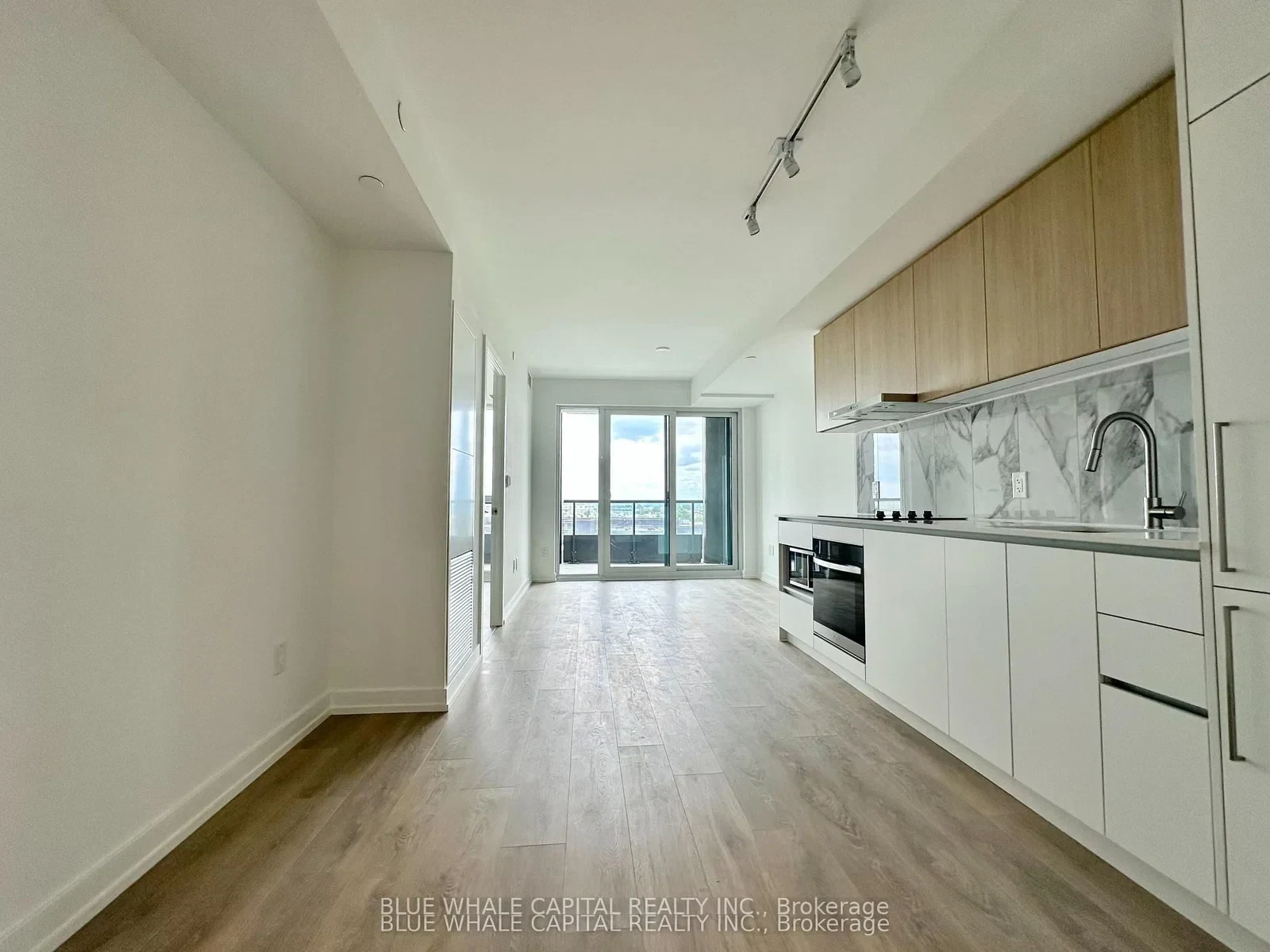 816 - 1100 Sheppard Avenue W, photo 4