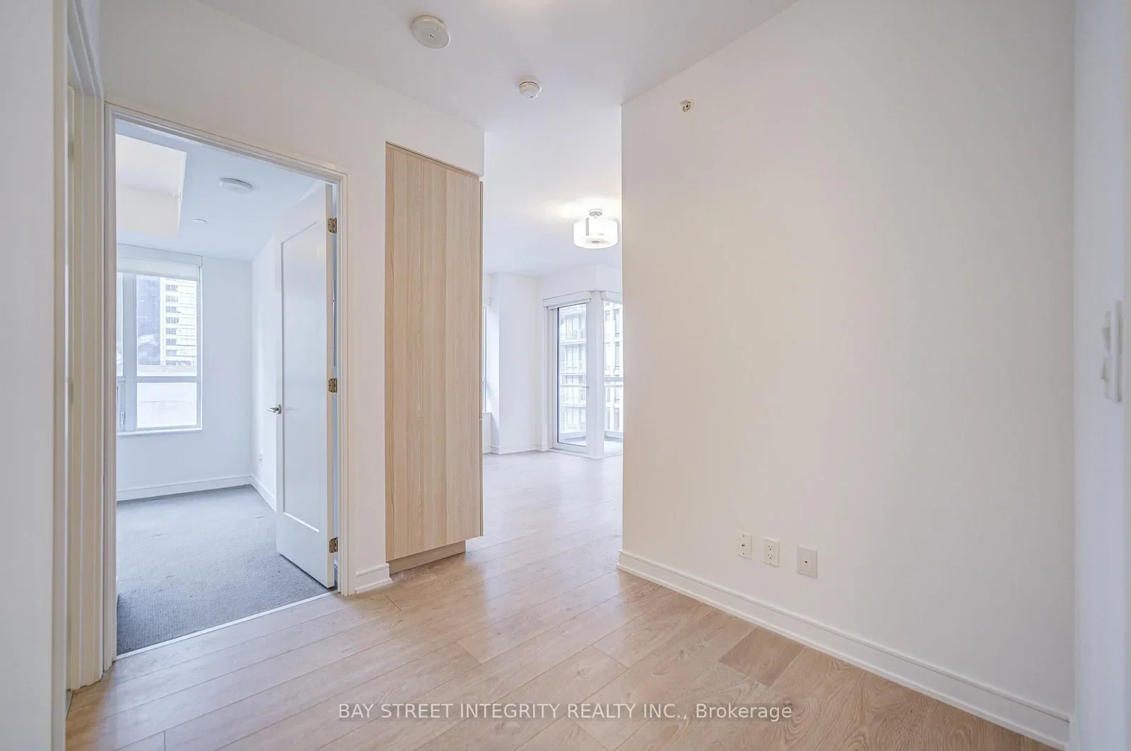 1803 - 88 Scott Street, photo 3