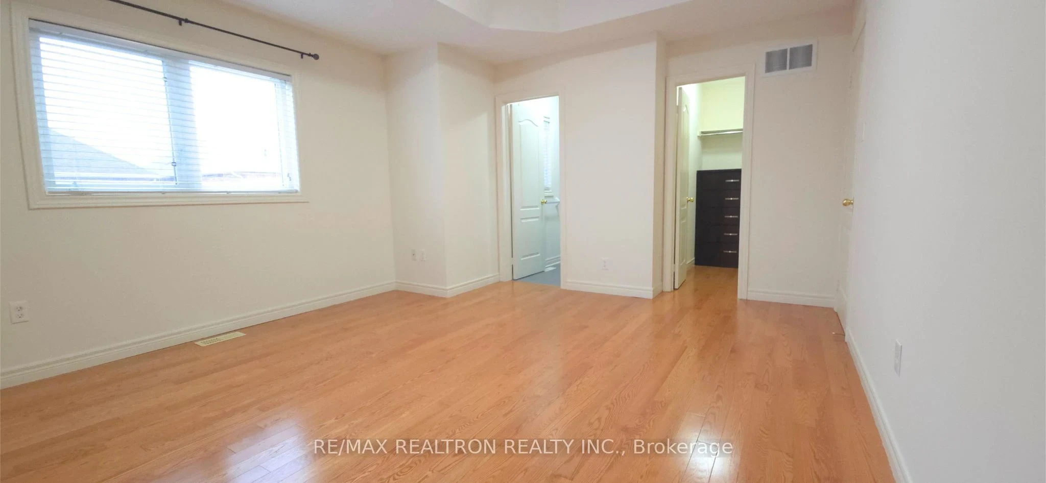 25 Fitzroy Avenue, photo 5