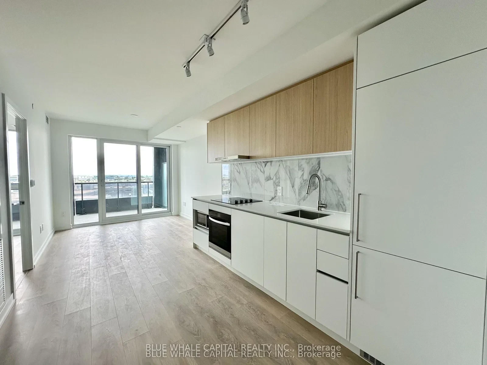 816 - 1100 Sheppard Avenue W, photo 2