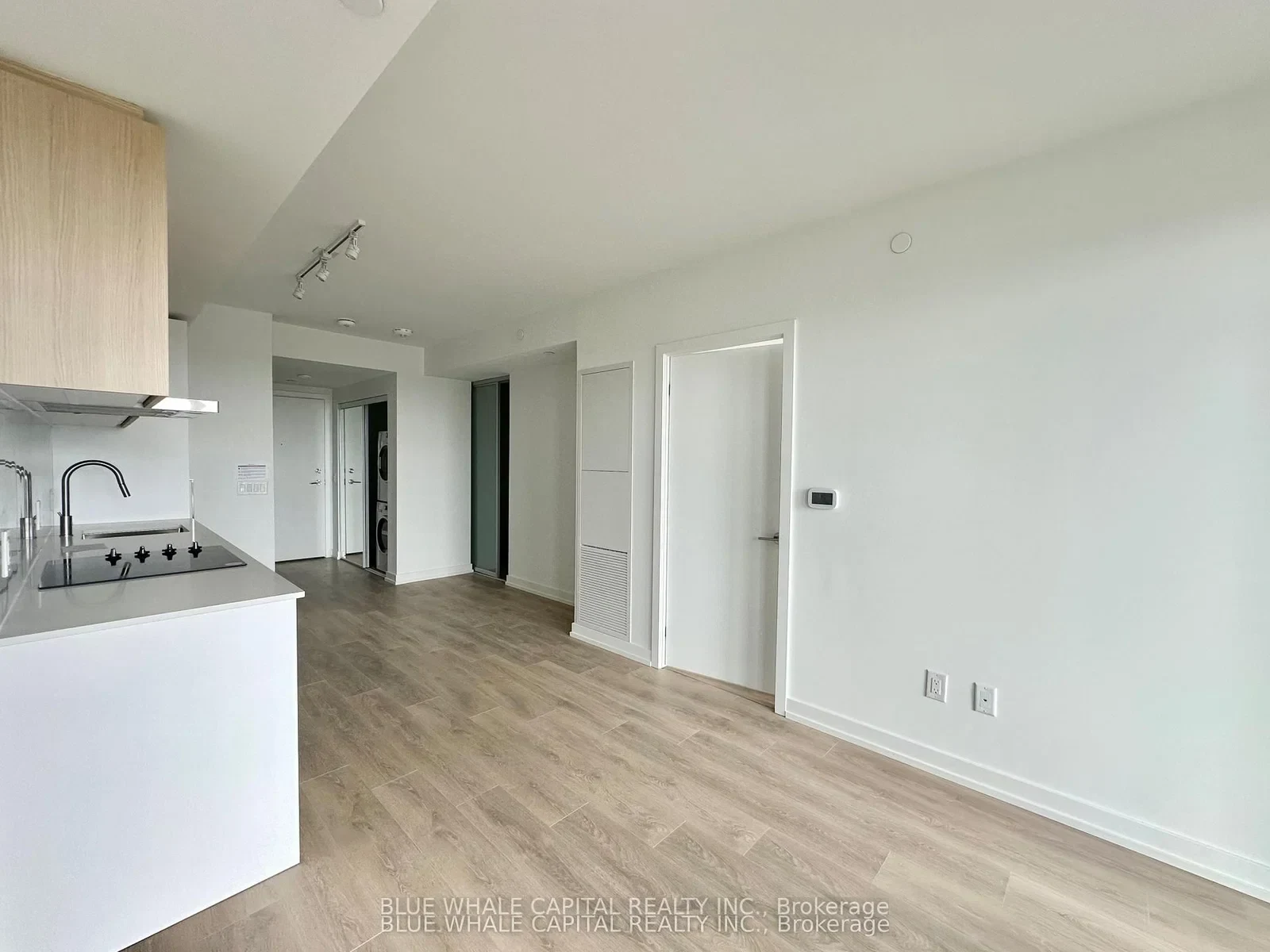 816 - 1100 Sheppard Avenue W, photo 5