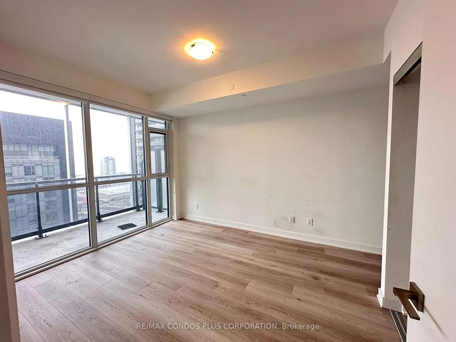 2512 - 50 Ordnance Street, photo 5