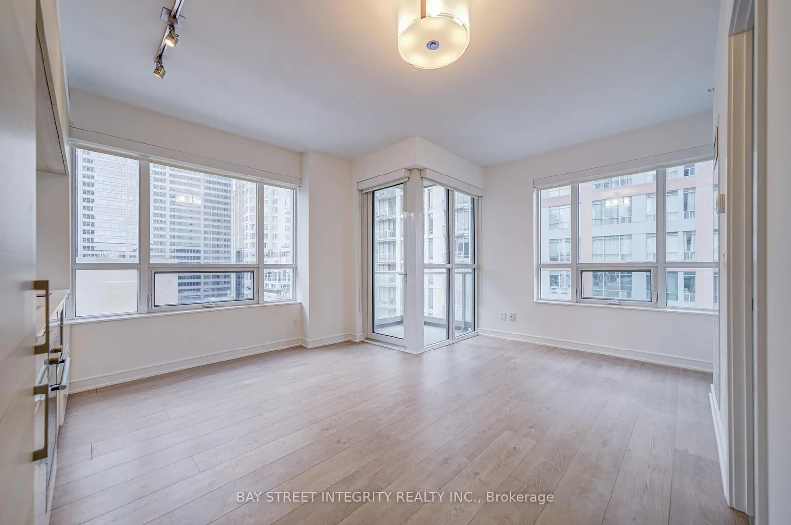 1803 - 88 Scott Street, photo 5